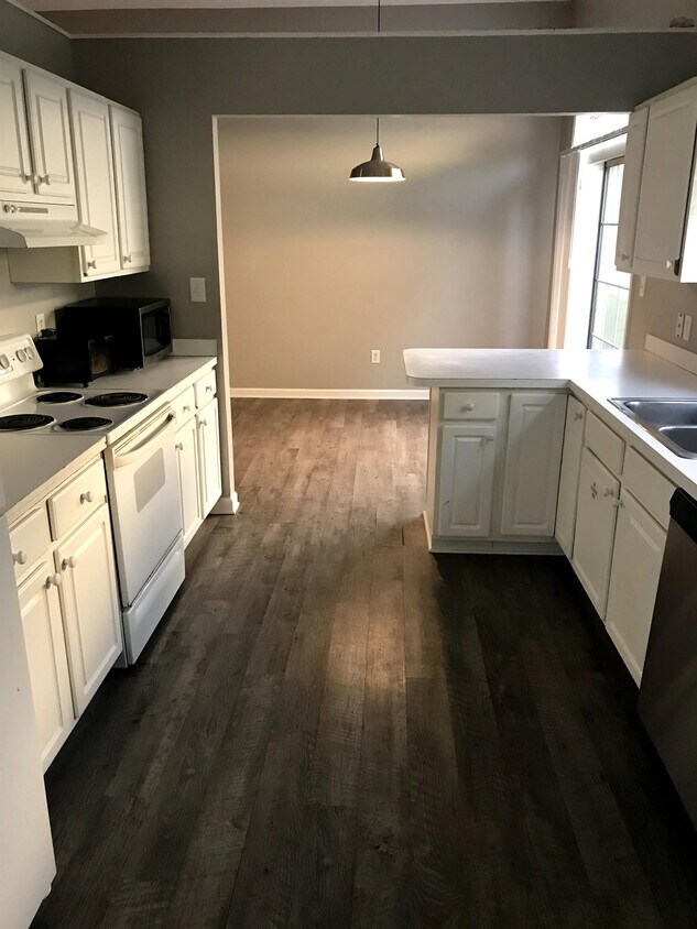 Foto principal - 1817 Barberry Dr