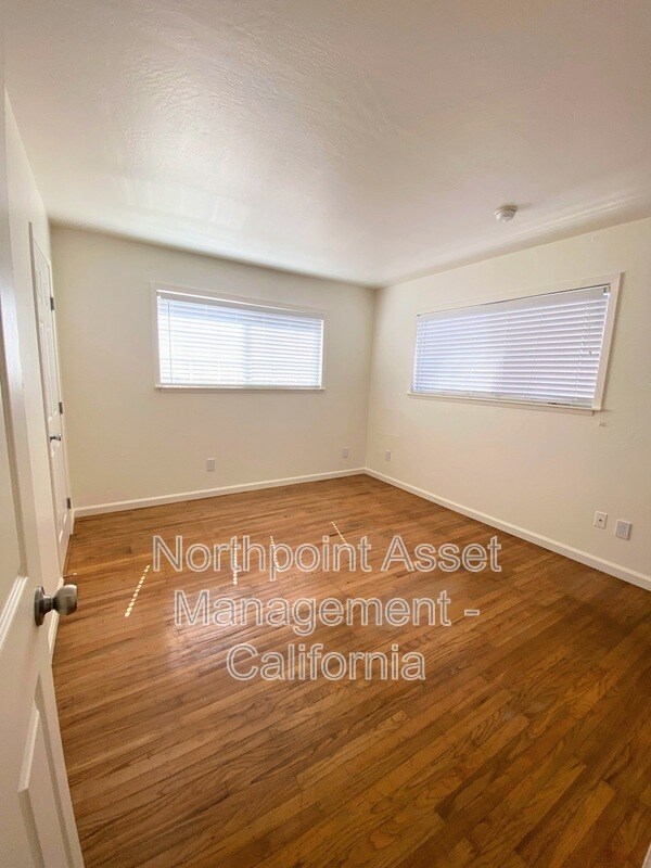 Building Photo - 6624 Skylane Dr
