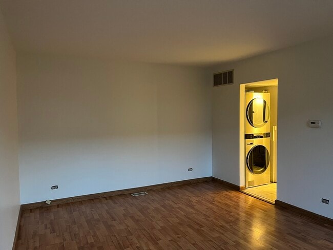 Foto del edificio - 9 Tower Ct