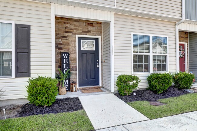 Foto del edificio - 141 Beacon Woods Dr