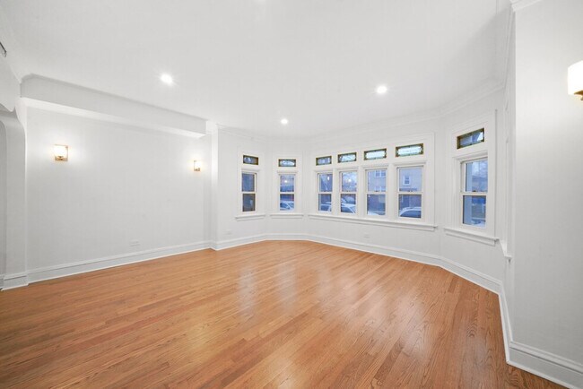 Foto del edificio - 2737 W Lunt Ave
