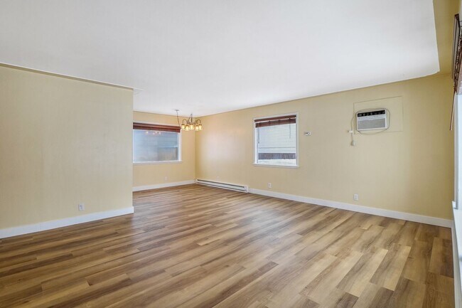 Foto del edificio - Gorgeous 3 Bedroom Available!