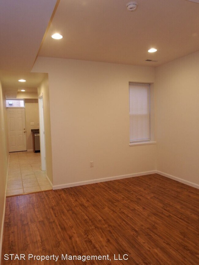Building Photo - 3 br, 2.5 bath House - 434 E. 23rd St.