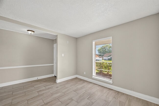 Building Photo - 11447 Kirkvalley Dr