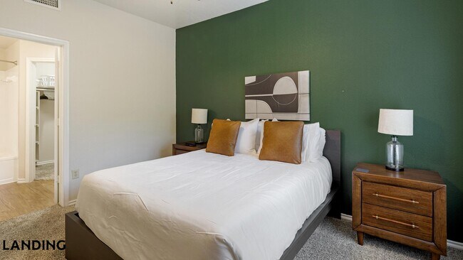Foto del edificio - 165 Forestbrook Dr