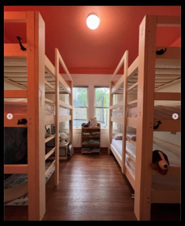 Foto del edificio - 2103 Nickerson St