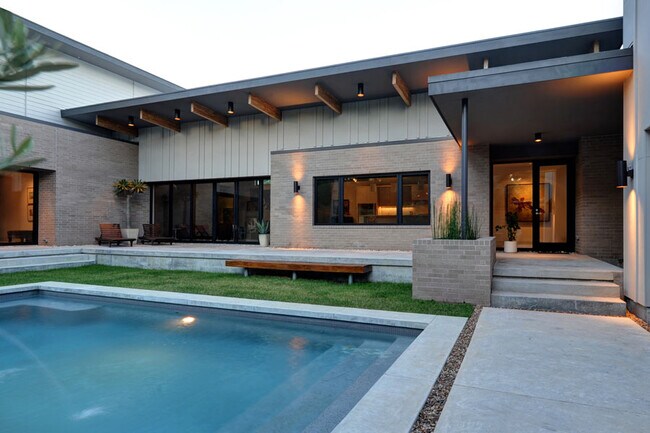 Main house view. Guest house and its entry is to the left. - 2308 North Blvd
