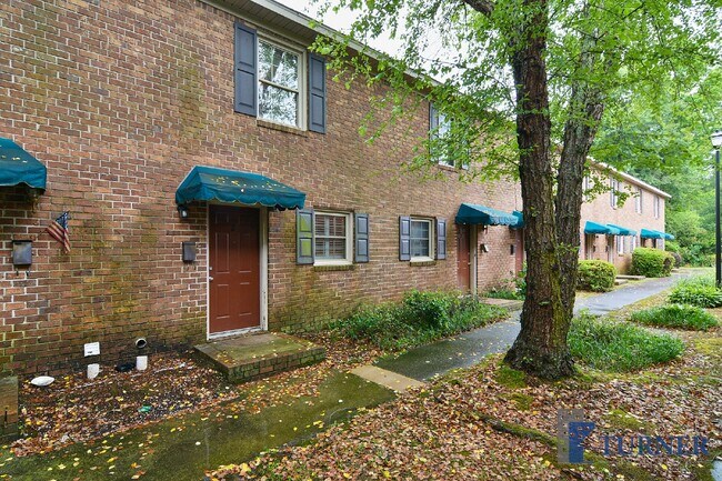 Building Photo - 3700 Bush River Rd, Unit i2, Columbia, SC ...