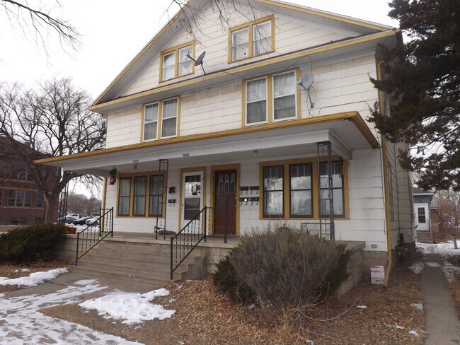 Building Photo - 320 W 2nd Ave