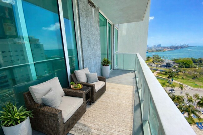 Foto del edificio - 244 Biscayne Blvd