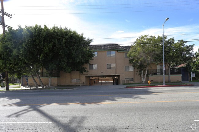 Foto del edificio - 1633 Bundy Dr