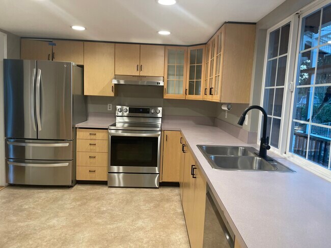 Building Photo - 19527 30th Ave NE