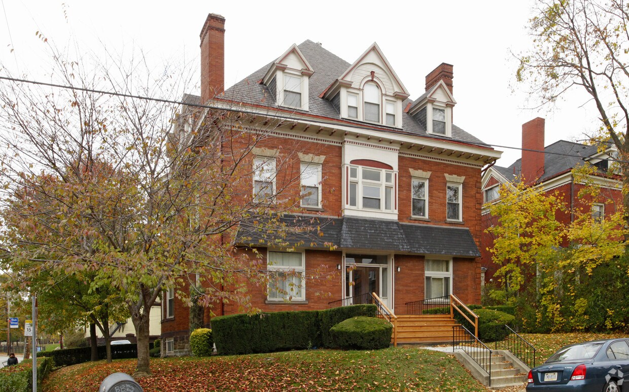 Primary Photo - 240 S Fairmount St