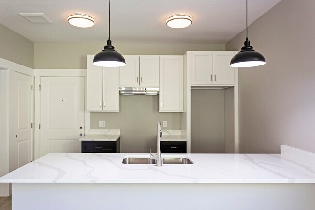 Foto del edificio - 648 Highton St
