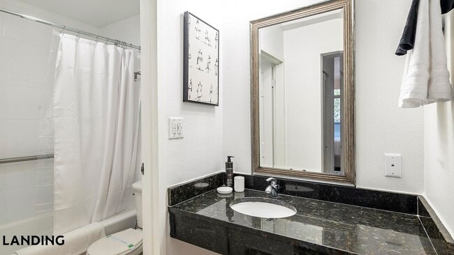 Building Photo - 2851 Maingate Village Cir