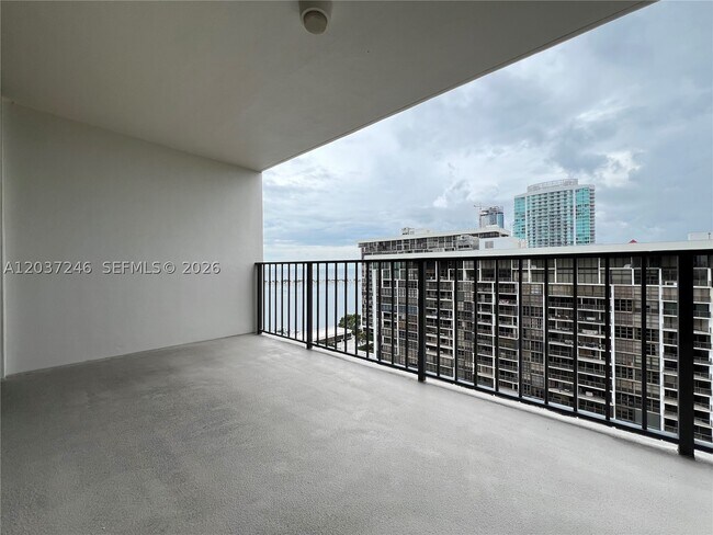 Foto del edificio - 1901 Brickell Ave