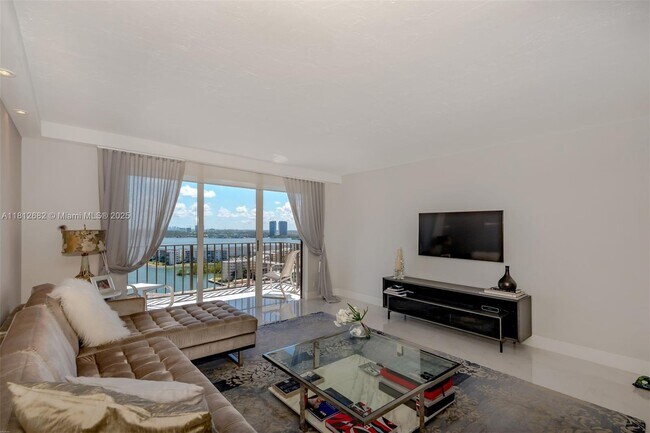 Foto del edificio - 18151 NE 31st Ct