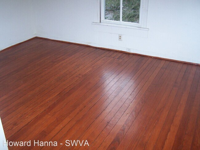 Building Photo - 3 br, 1 bath House - 1534 Edgerton Ave. SE