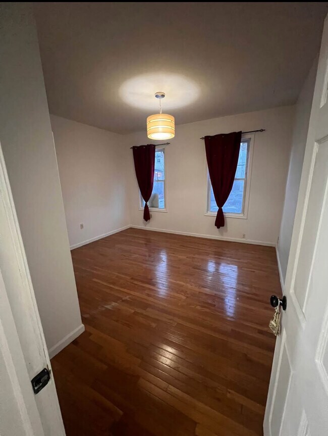 Dormitorio 1 - 218 Delaware Ave