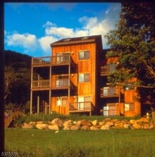 Building Photo - 2 Falkenstein Dr
