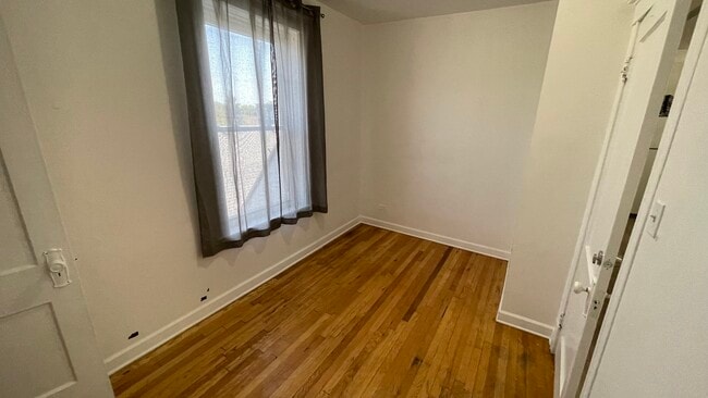 Building Photo - 3737 N Kilpatrick Ave