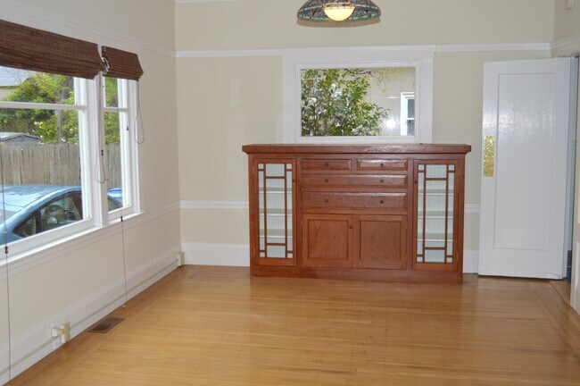 Foto del edificio - Ground floor unit in the Elmwood district