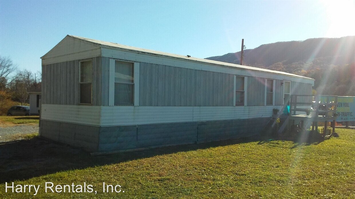 Primary Photo - 204 Sunglow Rd