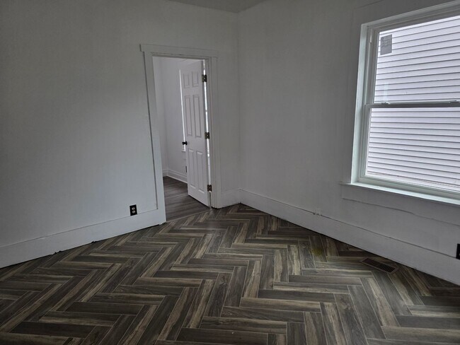 Foto del edificio - 2-Bedroom, 1-Bathroom Home – $1,050/Month - Accepting Section 8