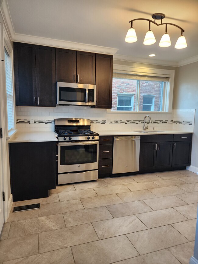 Foto del edificio - 7111 Dartmouth Ave