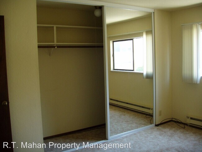 Building Photo - 661 Baden Ave