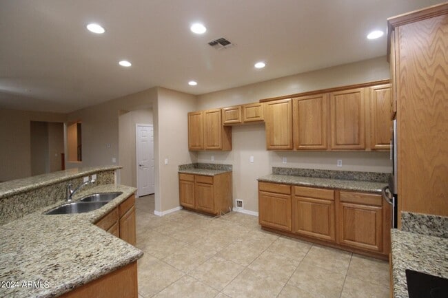 Foto del edificio - 3951 E Ravenswood Dr