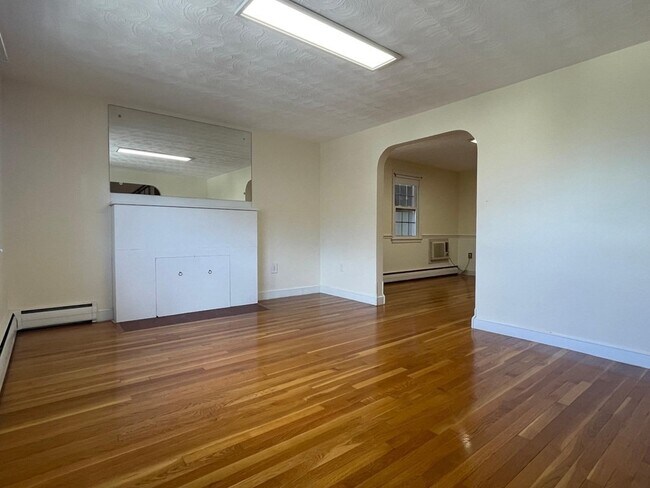Foto del edificio - 84 Langley Rd