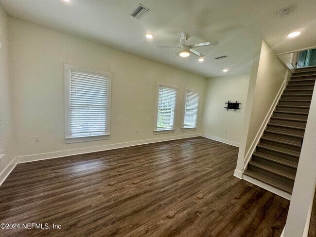Building Photo - 3684 Eloise St