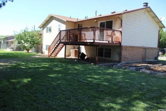 Patio trasero - 3027 W 4375 S