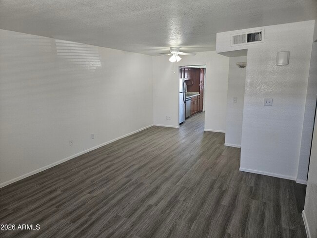 Building Photo - 3810 E Earll Dr