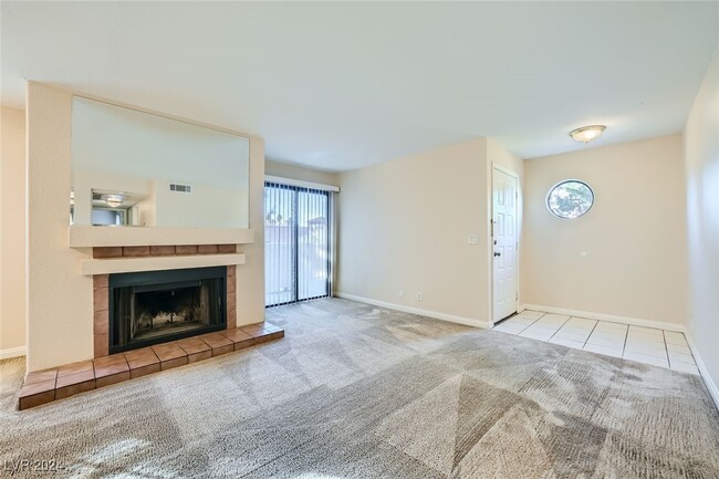 Foto del edificio - 2982 Juniper Hills Blvd