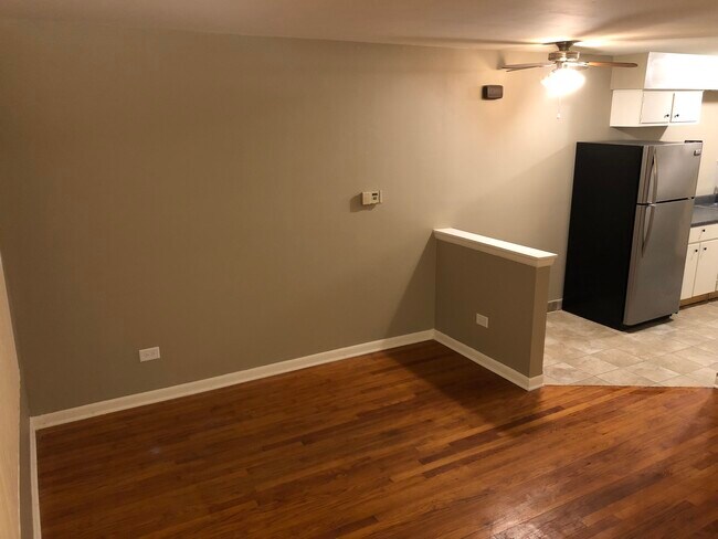 Living room with a TV corner1 - 516 W Division St