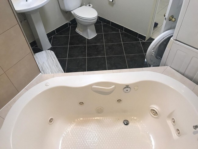 Foto del edificio - 7911 Leander St