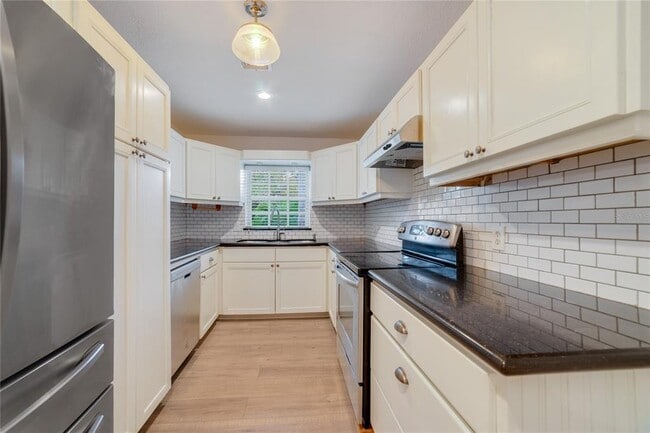 Building Photo - 159 Burks Cir