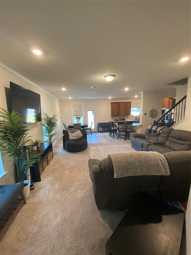 Building Photo - 4416 Avellino Dr