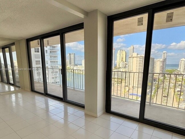 Foto del edificio - 290 174th St St