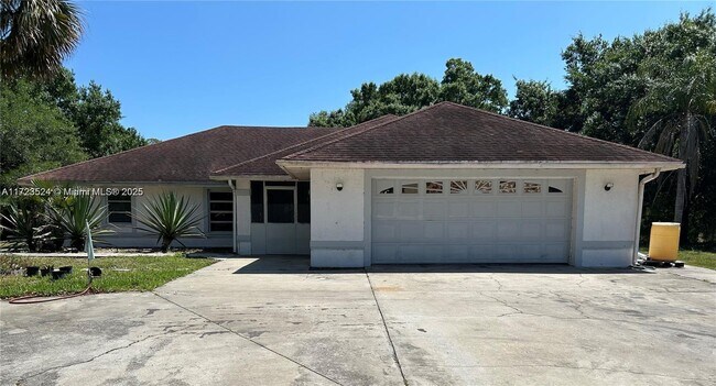 Building Photo - 9227 FL-80