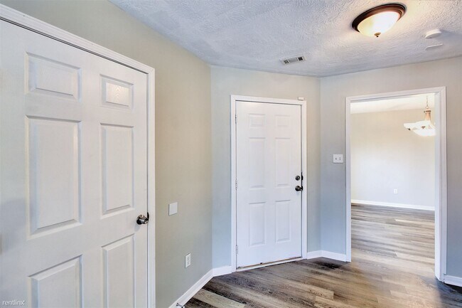 Building Photo - 3 br, 2 bath House - 16350 Many Trees Ln