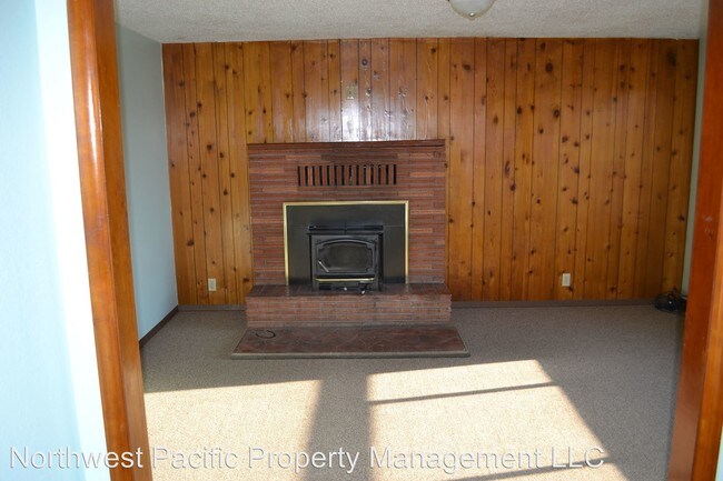 Building Photo - 11826 Stayton Rd SE