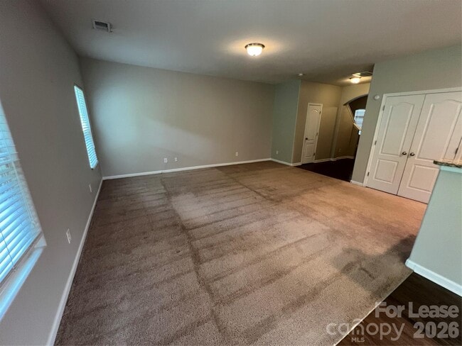 Foto del edificio - 8240 Paw Valley Ln