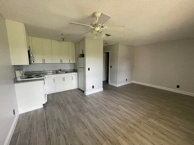 Building Photo - 4953 Freedom Cir