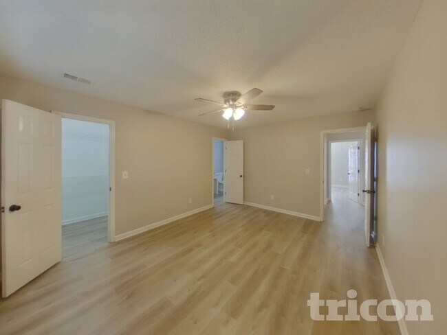 Foto del edificio - 100 Beech Tree Ct