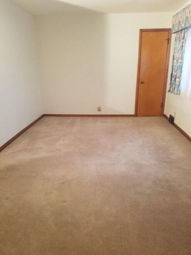 2225 W Silver Spring Dr, Milwaukee, WI 53209 House Rental in Milwaukee, WI