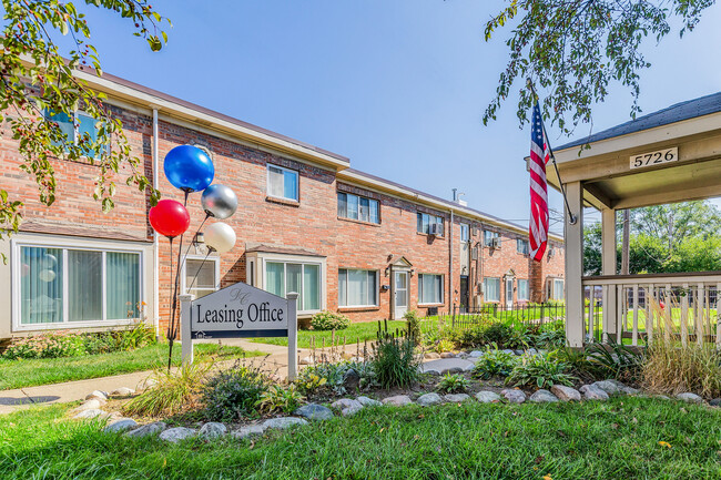 Foto del edificio - Dearborn Club Apartments