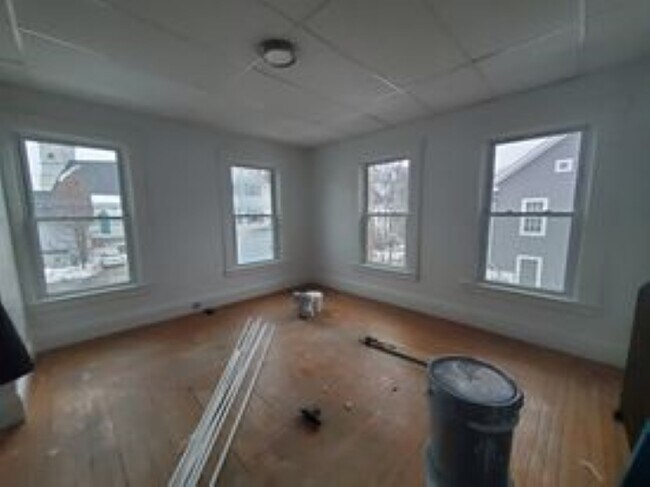 Building Photo - 26 Academy St
